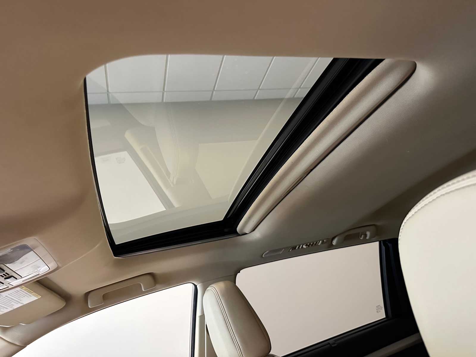 Thumbnail: 2015 Toyota Highlander - 23