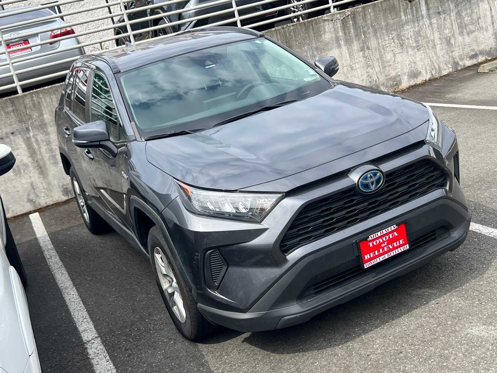 Thumbnail: 2021 Toyota RAV4 - 3