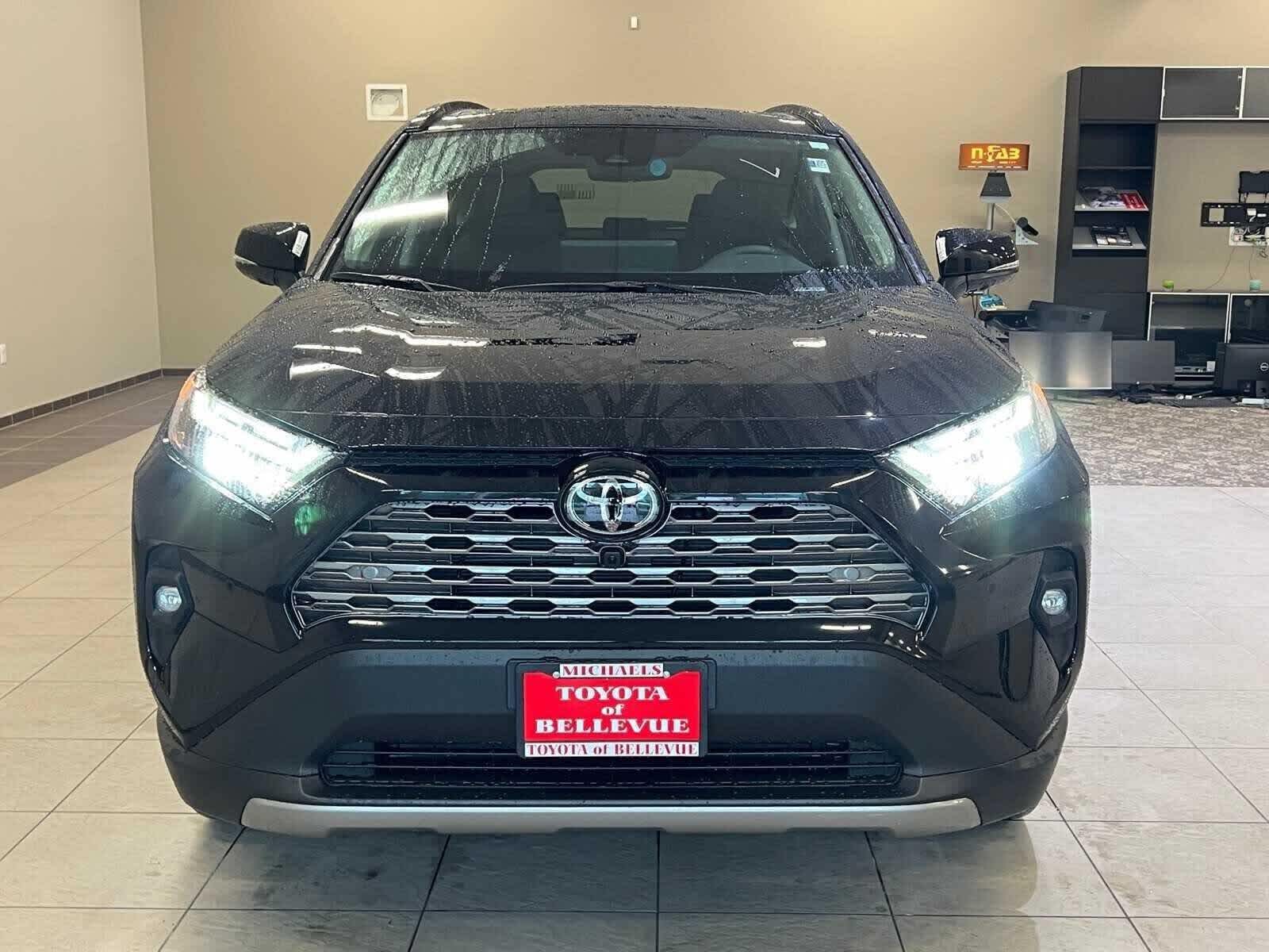 Thumbnail: 2025 Toyota RAV4 - 8