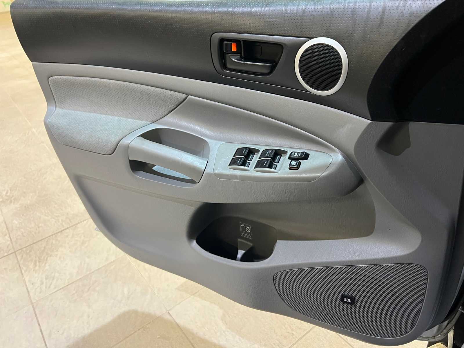 Thumbnail: 2009 Toyota Tacoma - 17