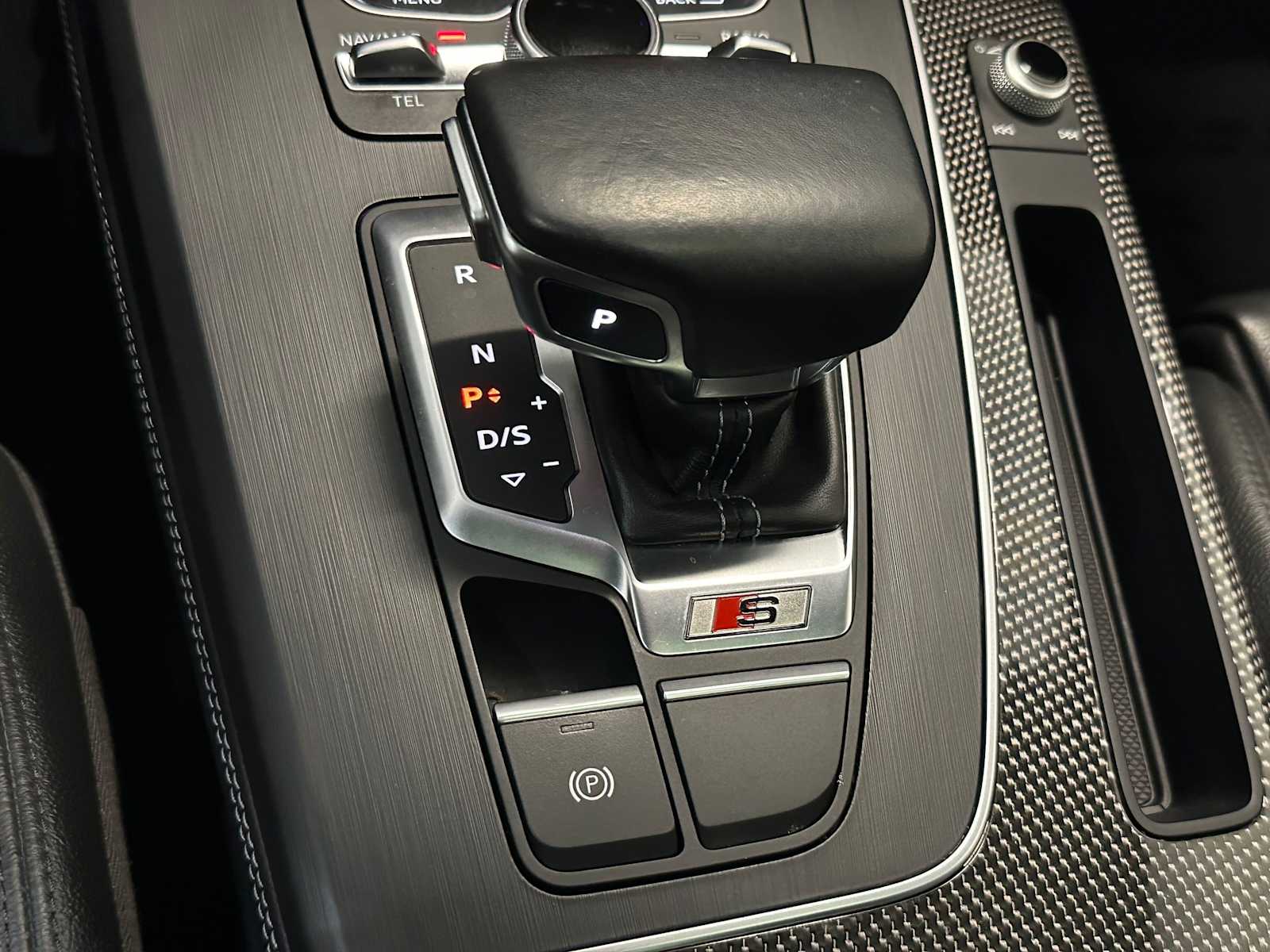 Thumbnail: 2018 Audi SQ5 - 17