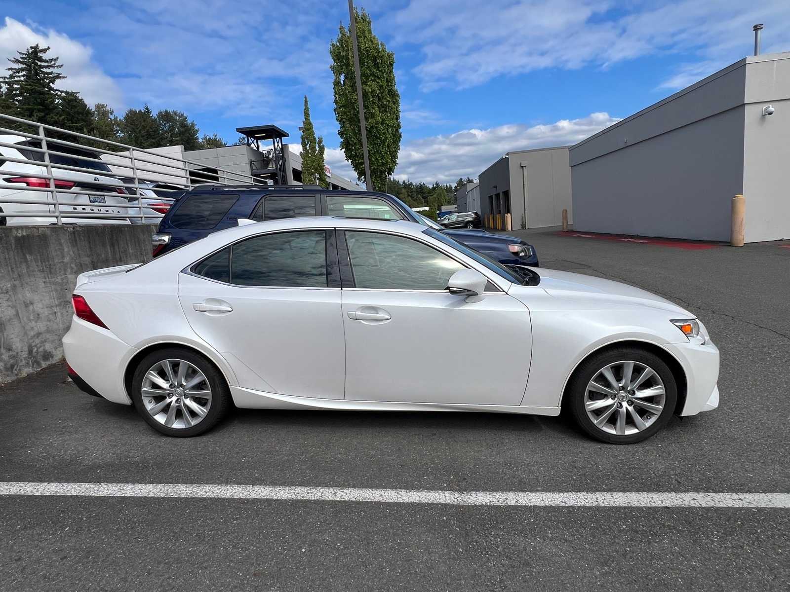 Thumbnail: 2016 Lexus IS - 6