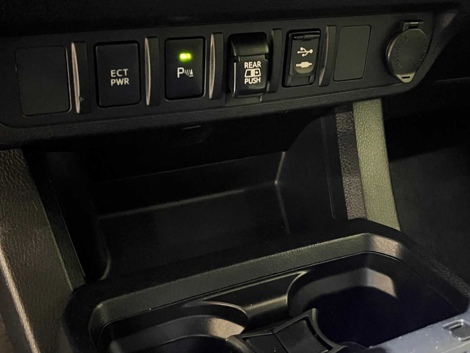 Thumbnail: 2019 Toyota Tacoma - 24