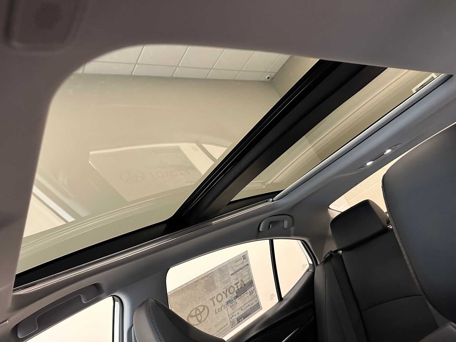 Thumbnail: 2026 Toyota Camry - 21