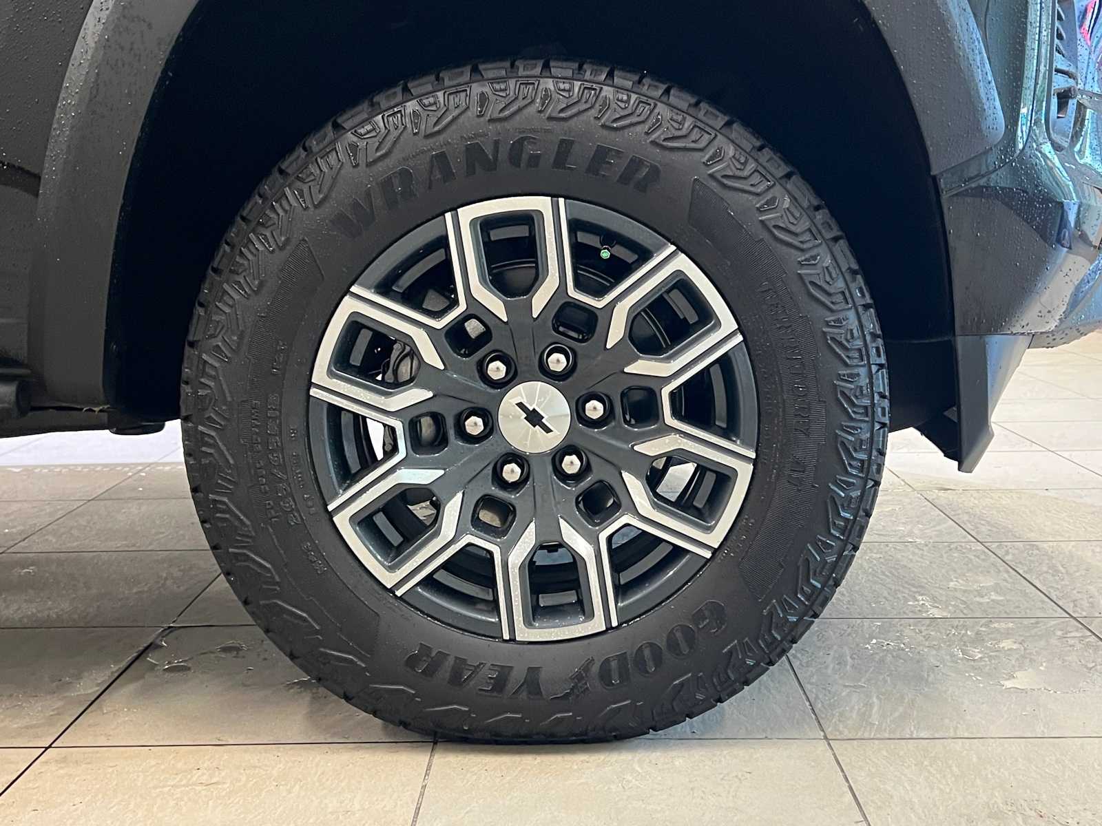 Thumbnail: 2024 Chevrolet Colorado - 7