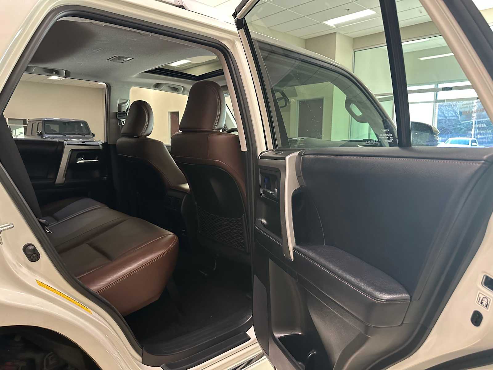 Thumbnail: 2018 Toyota 4Runner - 27