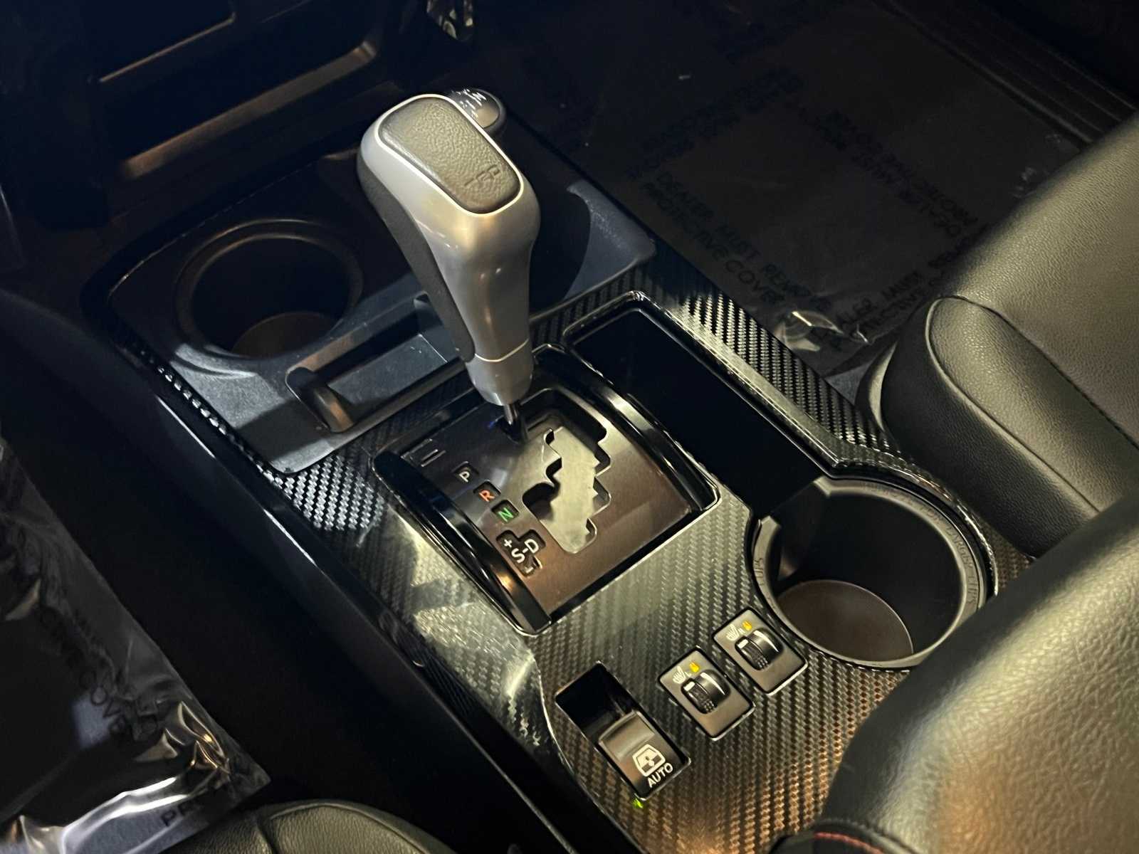 Thumbnail: 2022 Toyota 4Runner - 23