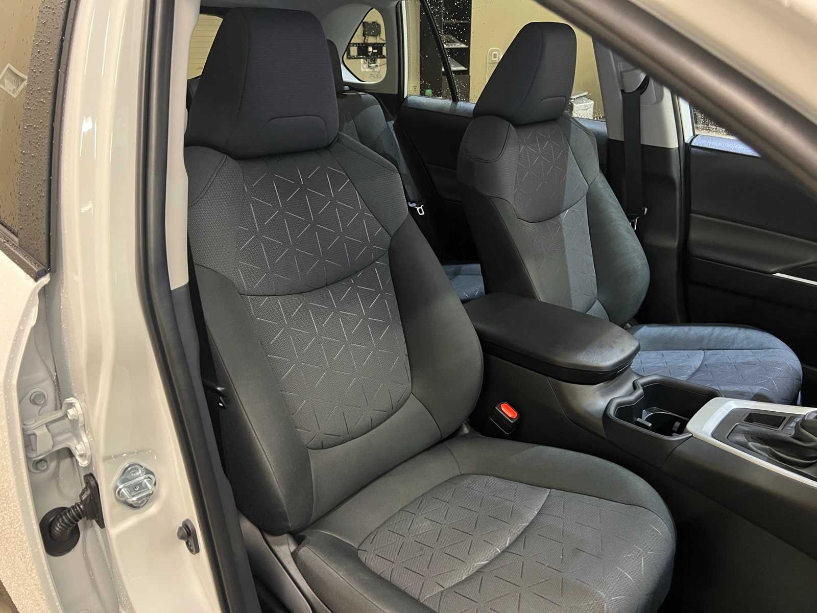 Thumbnail: 2025 Toyota RAV4 - 14