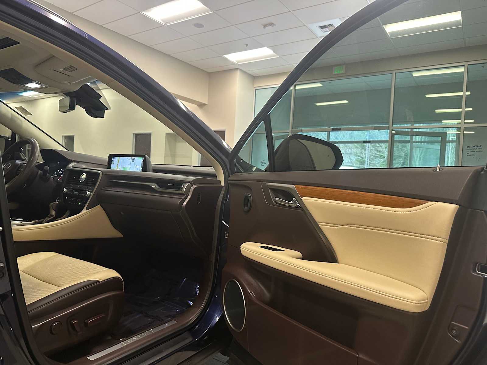 Thumbnail: 2016 Lexus RX - 31