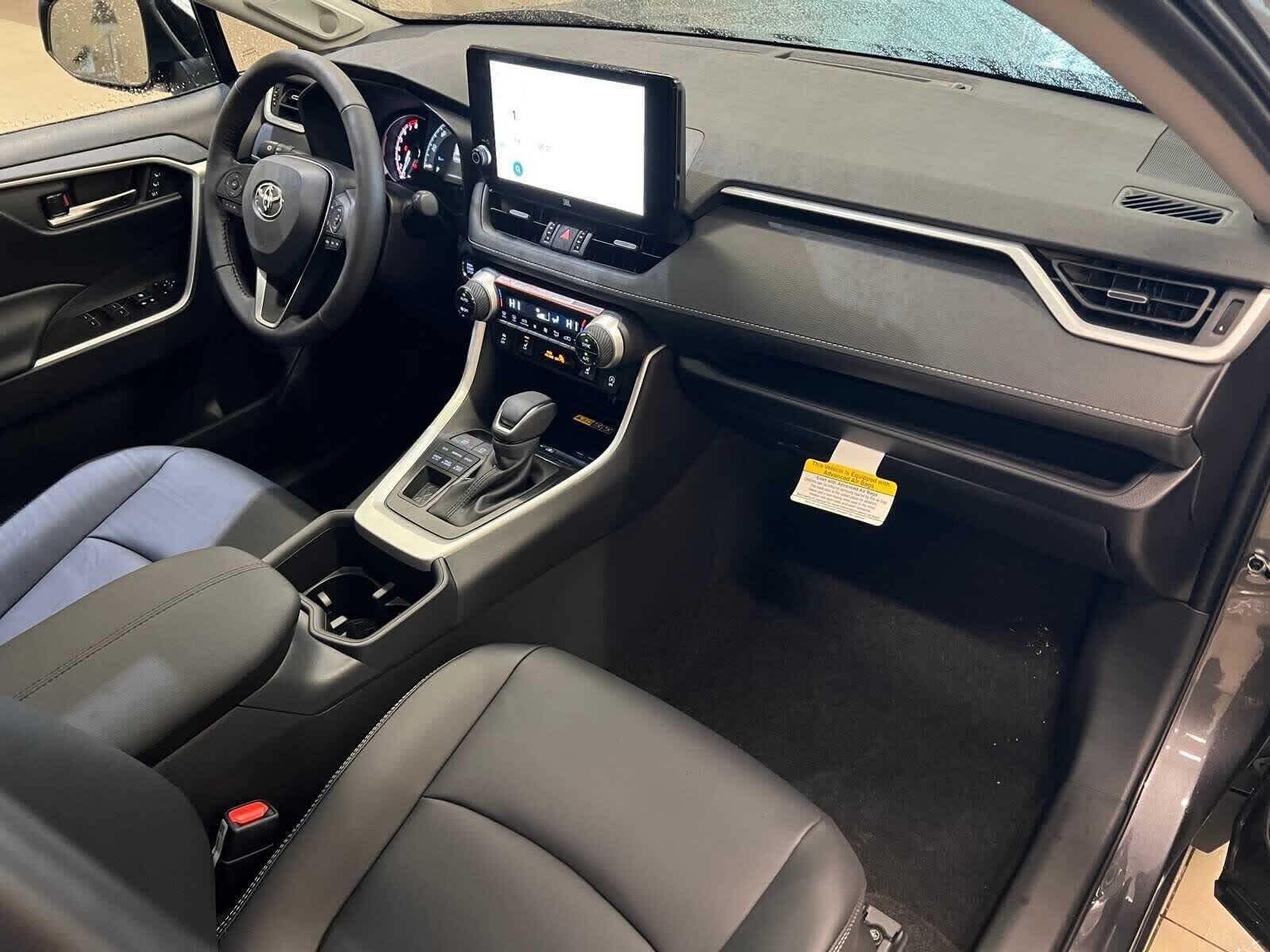 Thumbnail: 2025 Toyota RAV4 - 18