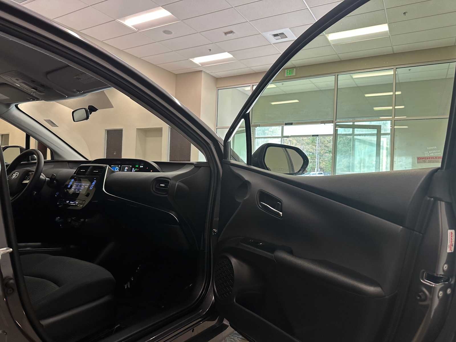 Thumbnail: 2016 Toyota Prius - 26