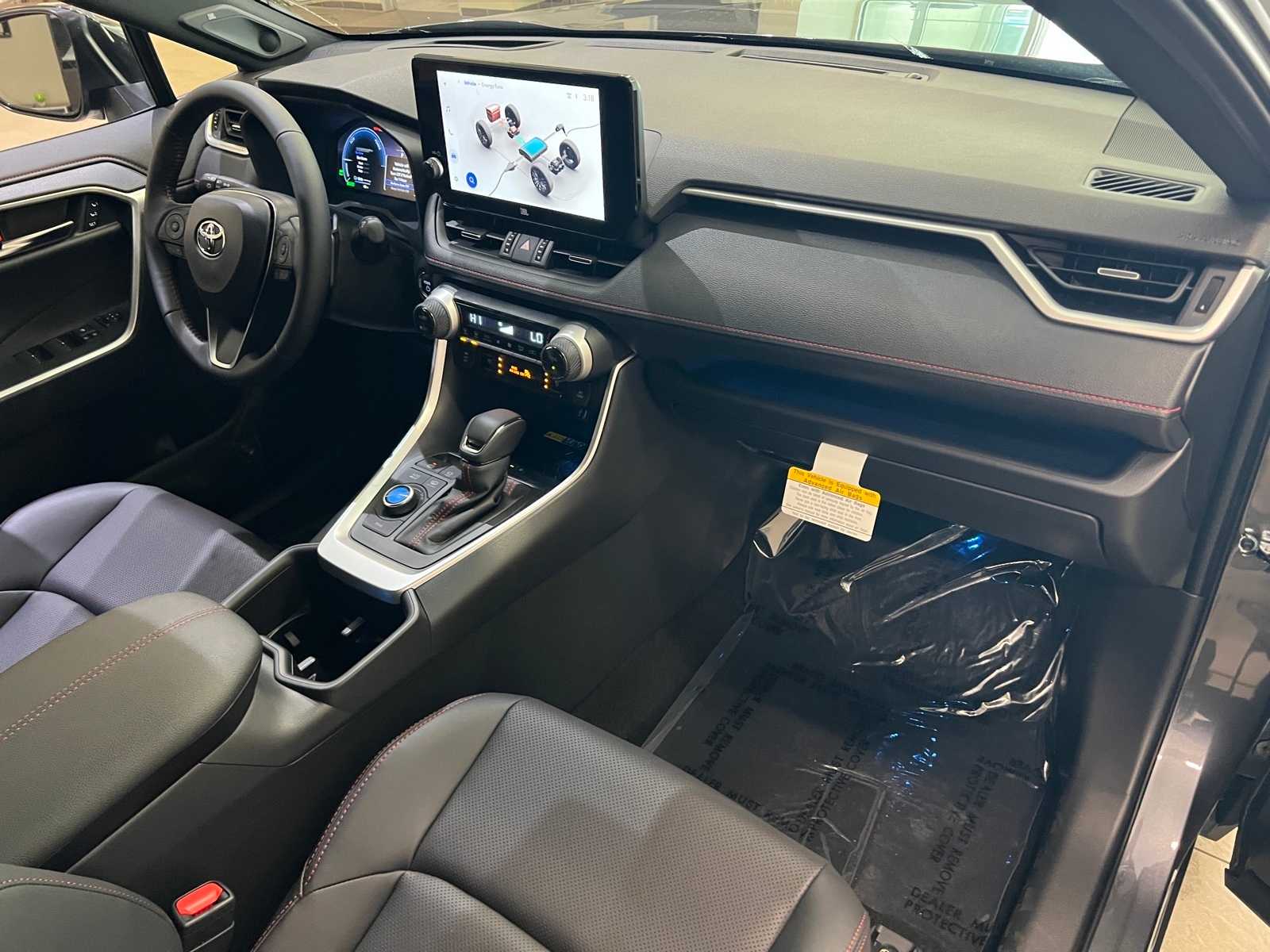 Thumbnail: 2025 Toyota RAV4 - 15