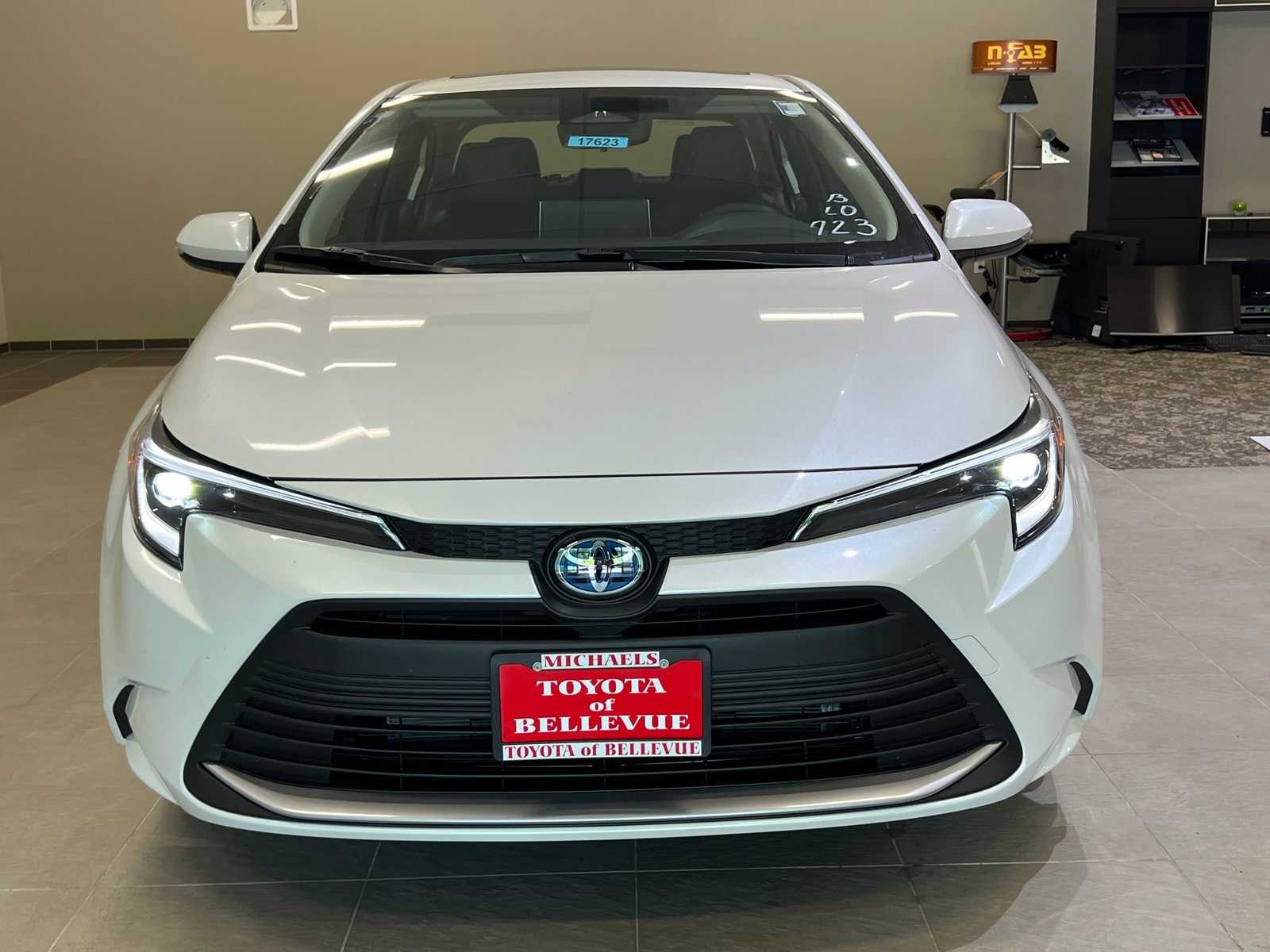 Thumbnail: 2025 Toyota Corolla - 8