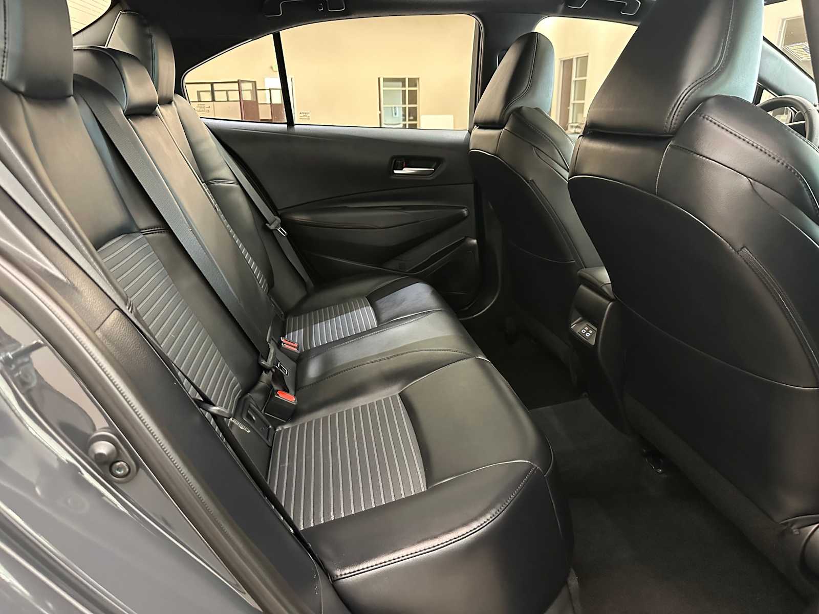 Thumbnail: 2025 Toyota Corolla - 31