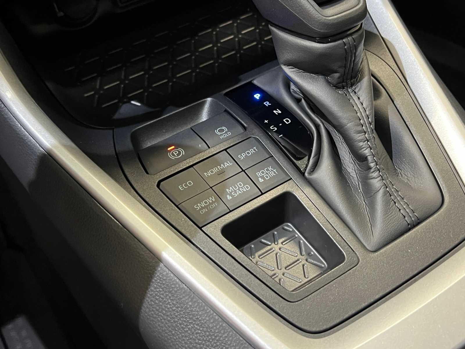 Thumbnail: 2025 Toyota RAV4 - 24