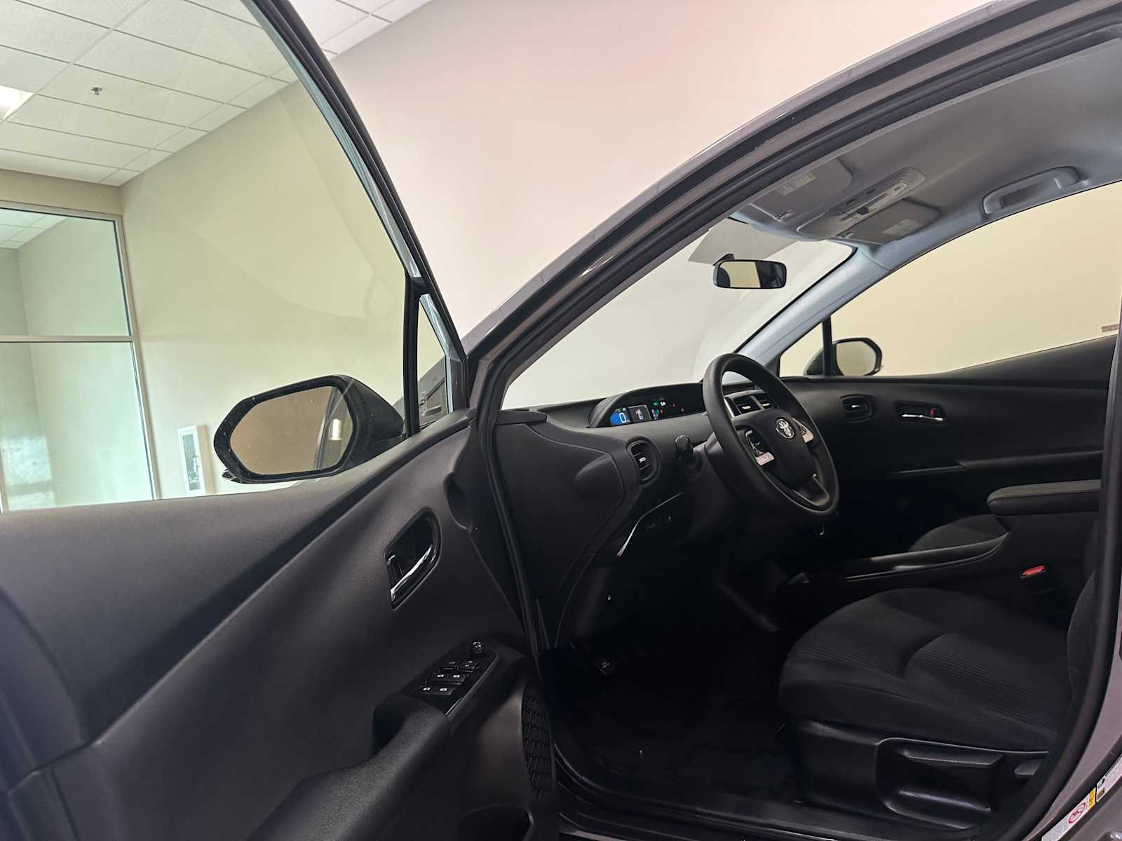 Thumbnail: 2016 Toyota Prius - 20