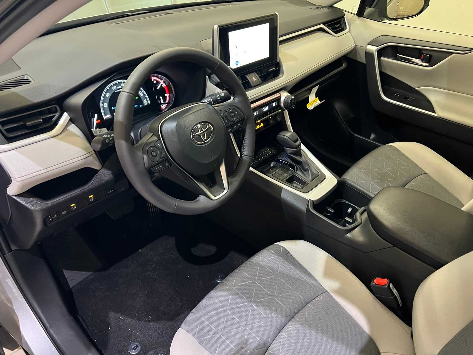 Thumbnail: 2025 Toyota RAV4 - 2