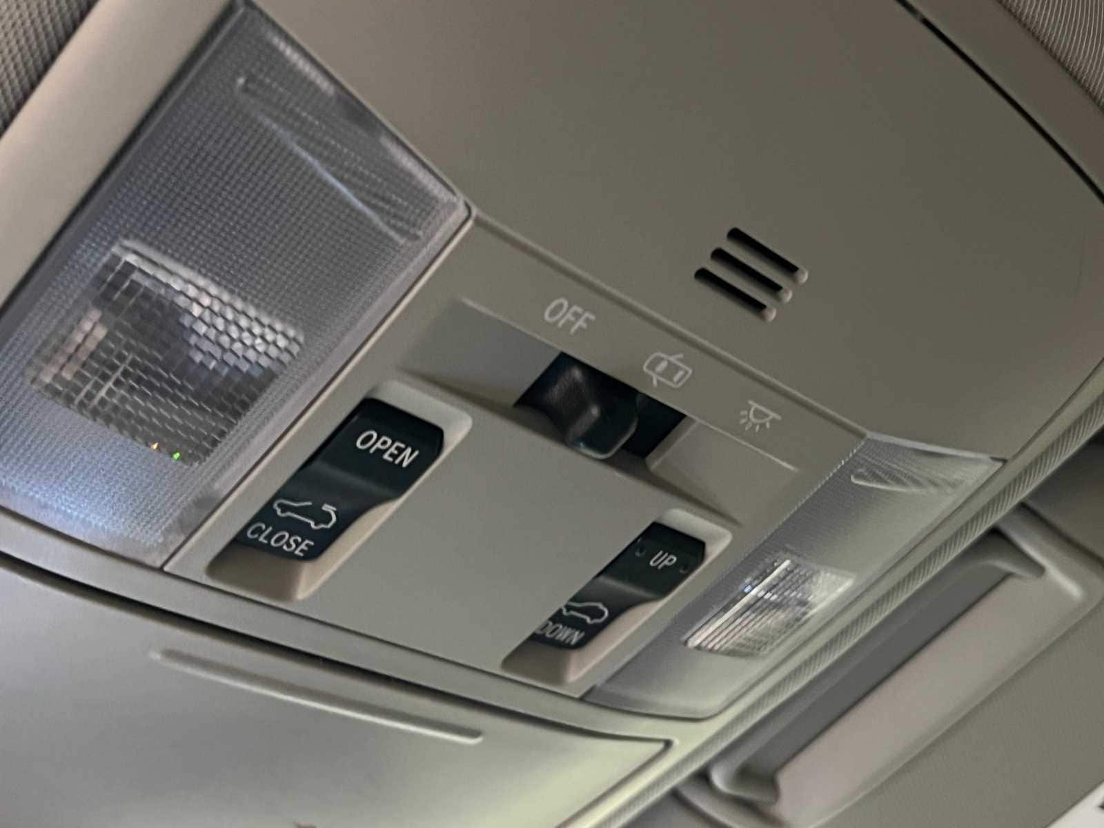 Thumbnail: 2017 Toyota RAV4 - 27