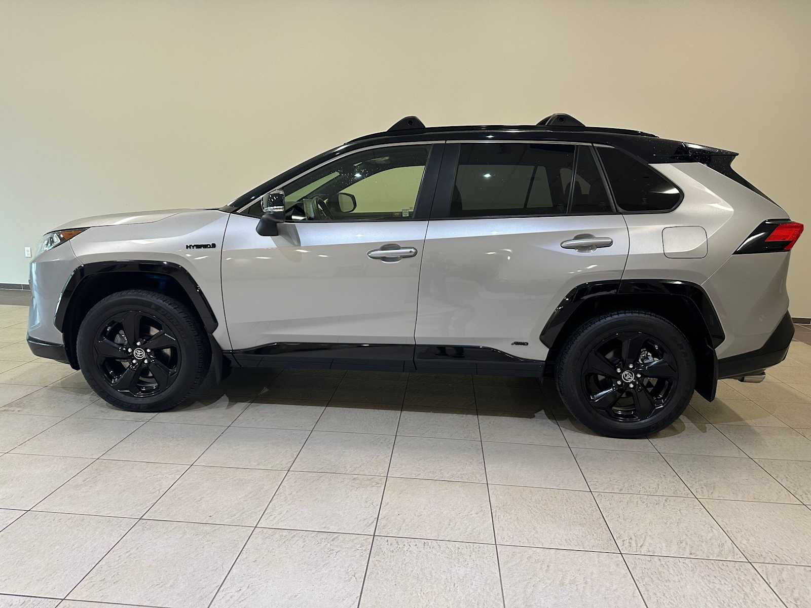 Thumbnail: 2019 Toyota RAV4 - 3