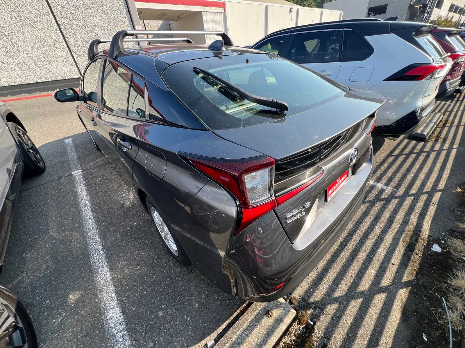 Thumbnail: 2022 Toyota Prius - 8