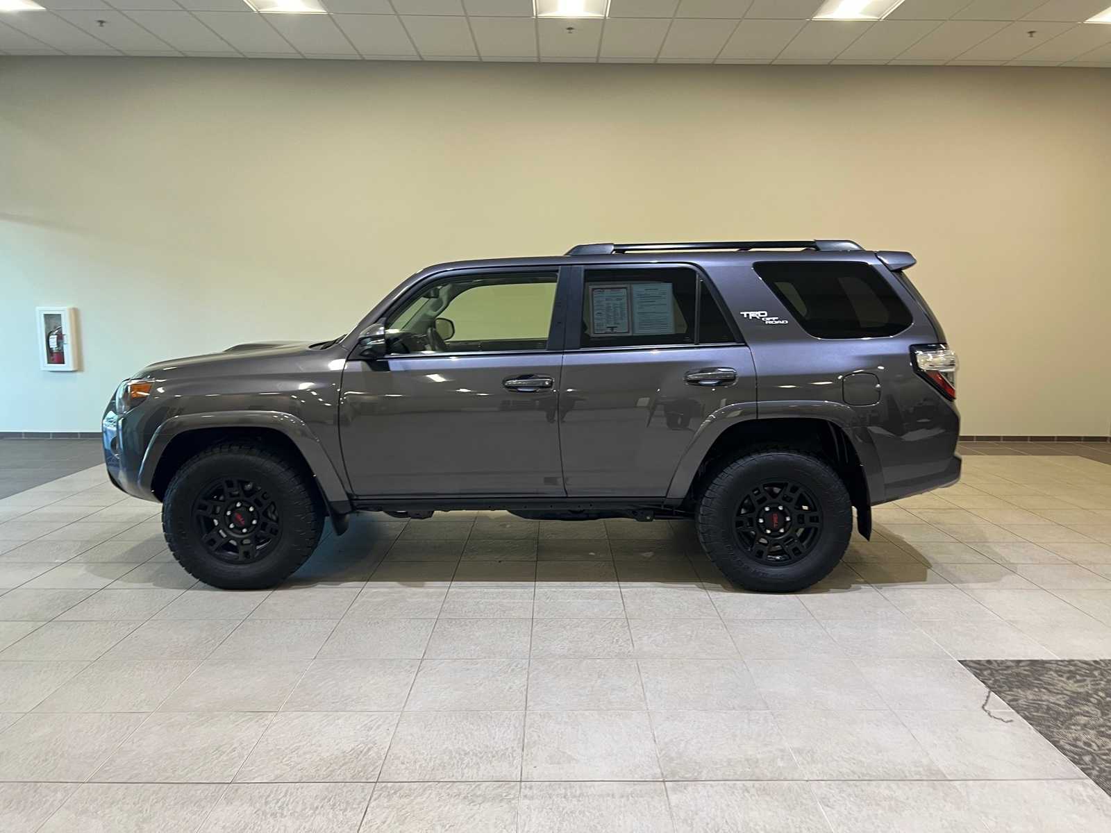 Thumbnail: 2021 Toyota 4Runner - 3