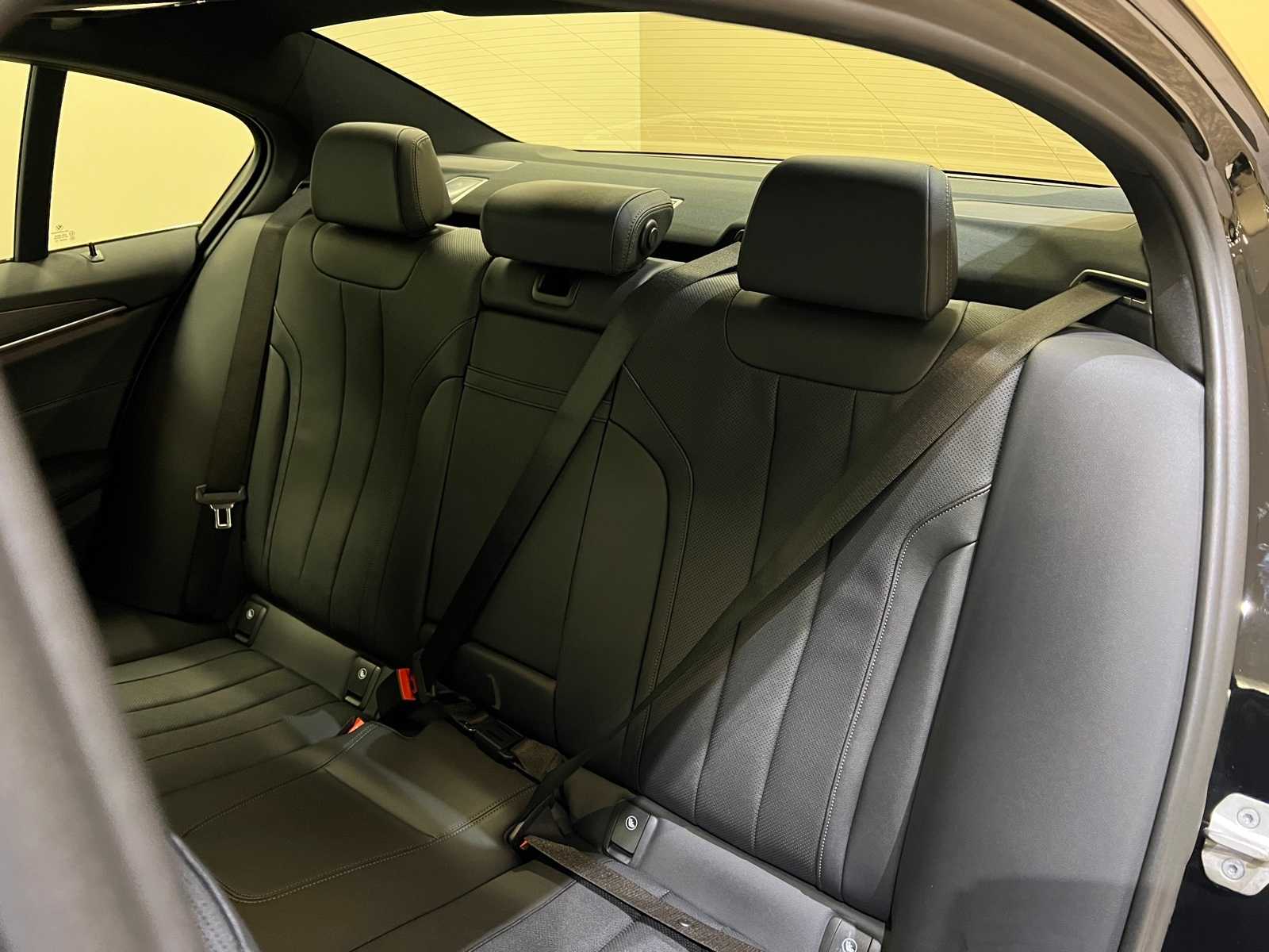 Thumbnail: 2022 BMW 5 Series - 13