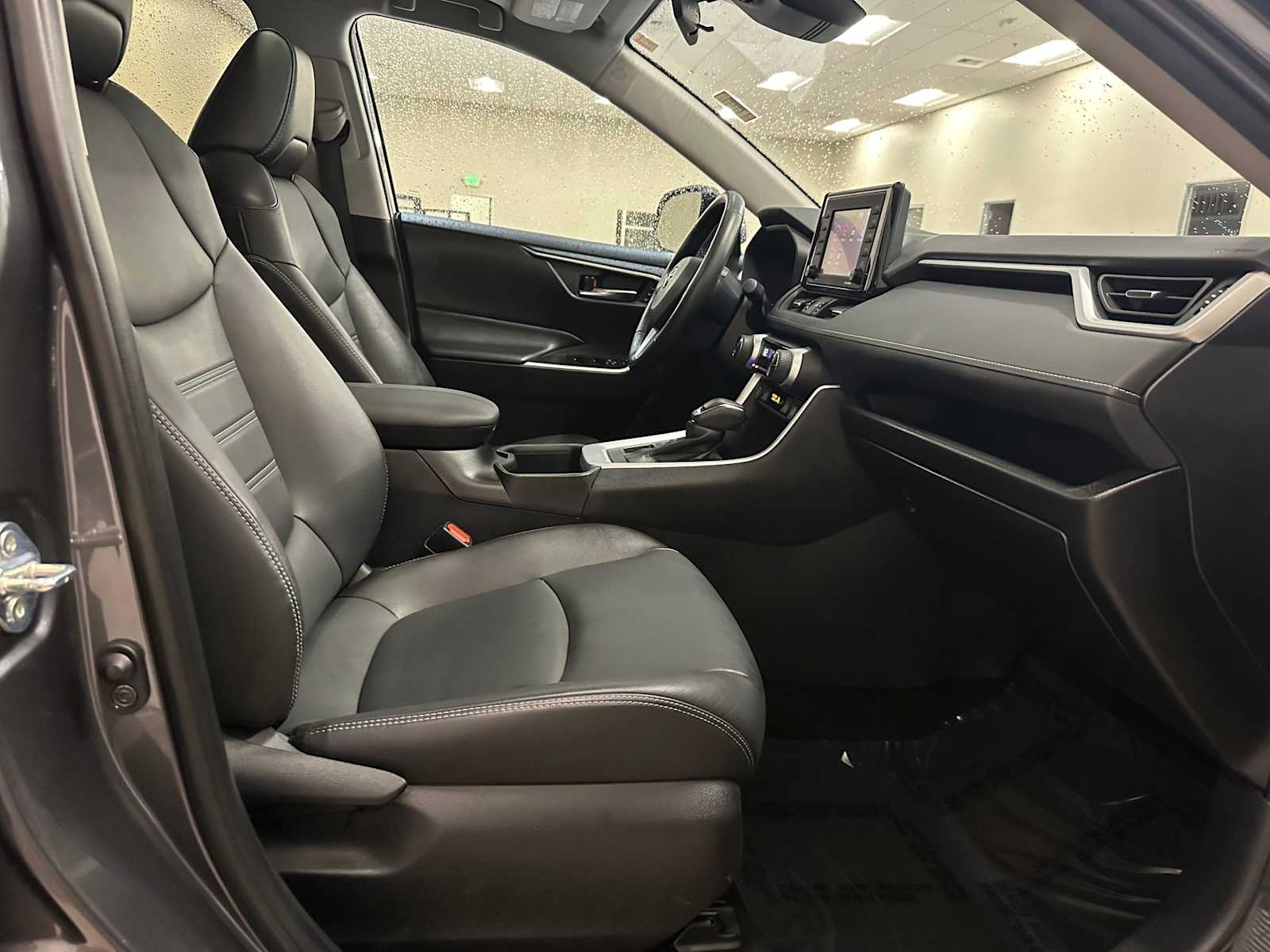 Thumbnail: 2022 Toyota RAV4 - 27