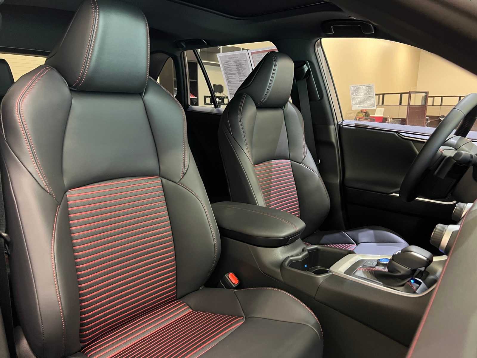 Thumbnail: 2025 Toyota RAV4 - 14