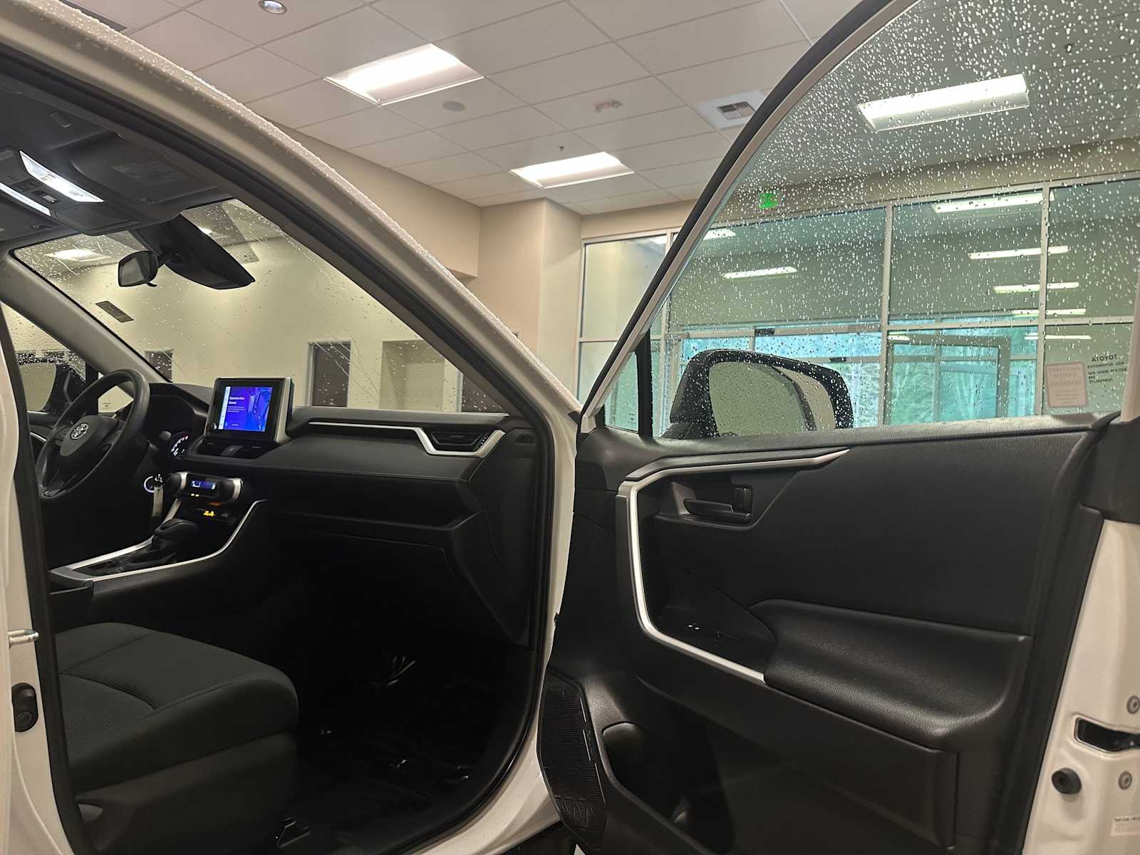 Thumbnail: 2023 Toyota RAV4 - 27