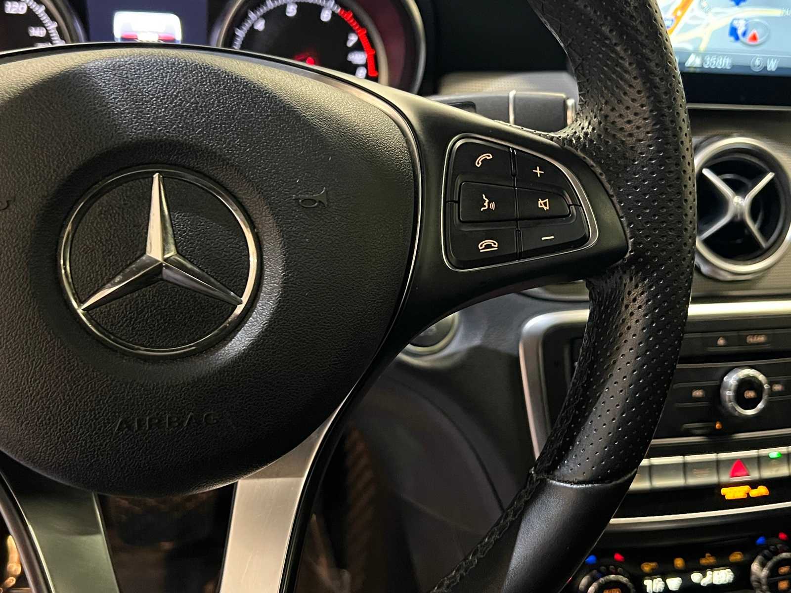 Thumbnail: 2019 Mercedes-Benz GLA - 21