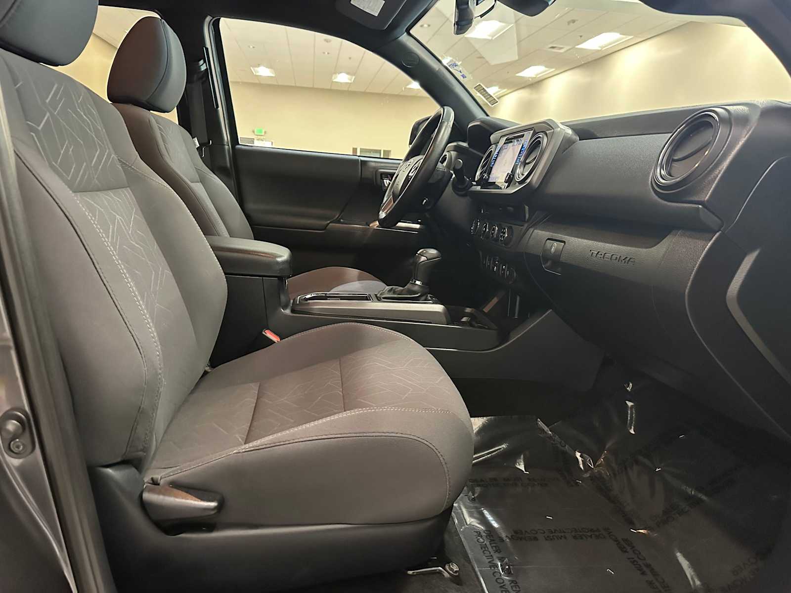 Thumbnail: 2018 Toyota Tacoma - 26