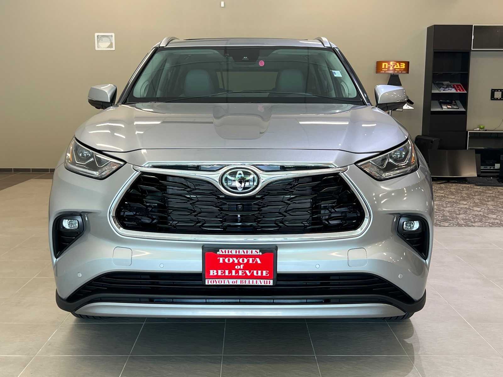 Thumbnail: 2025 Toyota Highlander - 8