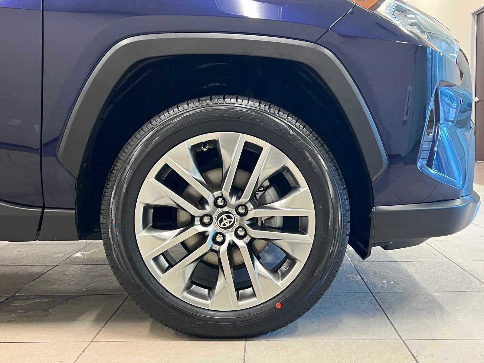 Thumbnail: 2021 Toyota RAV4 - 7