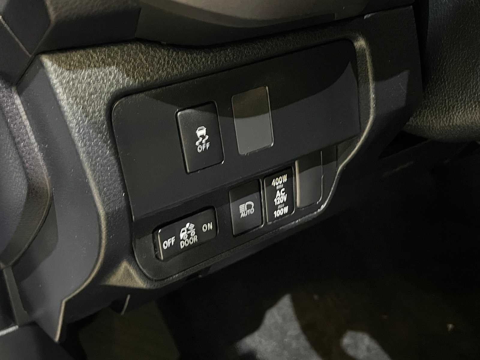 Thumbnail: 2020 Toyota Tacoma - 16