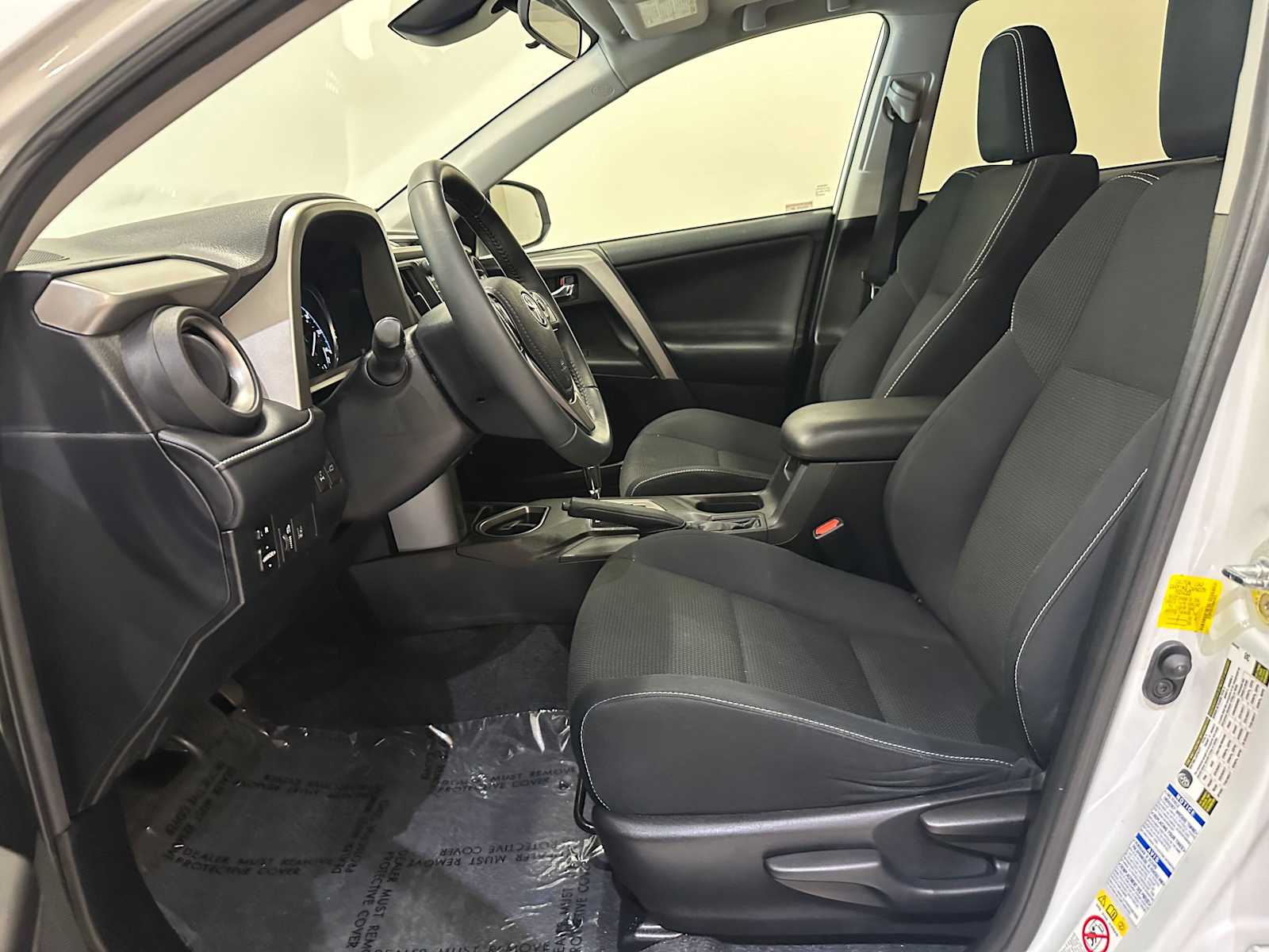 Thumbnail: 2016 Toyota RAV4 - 21
