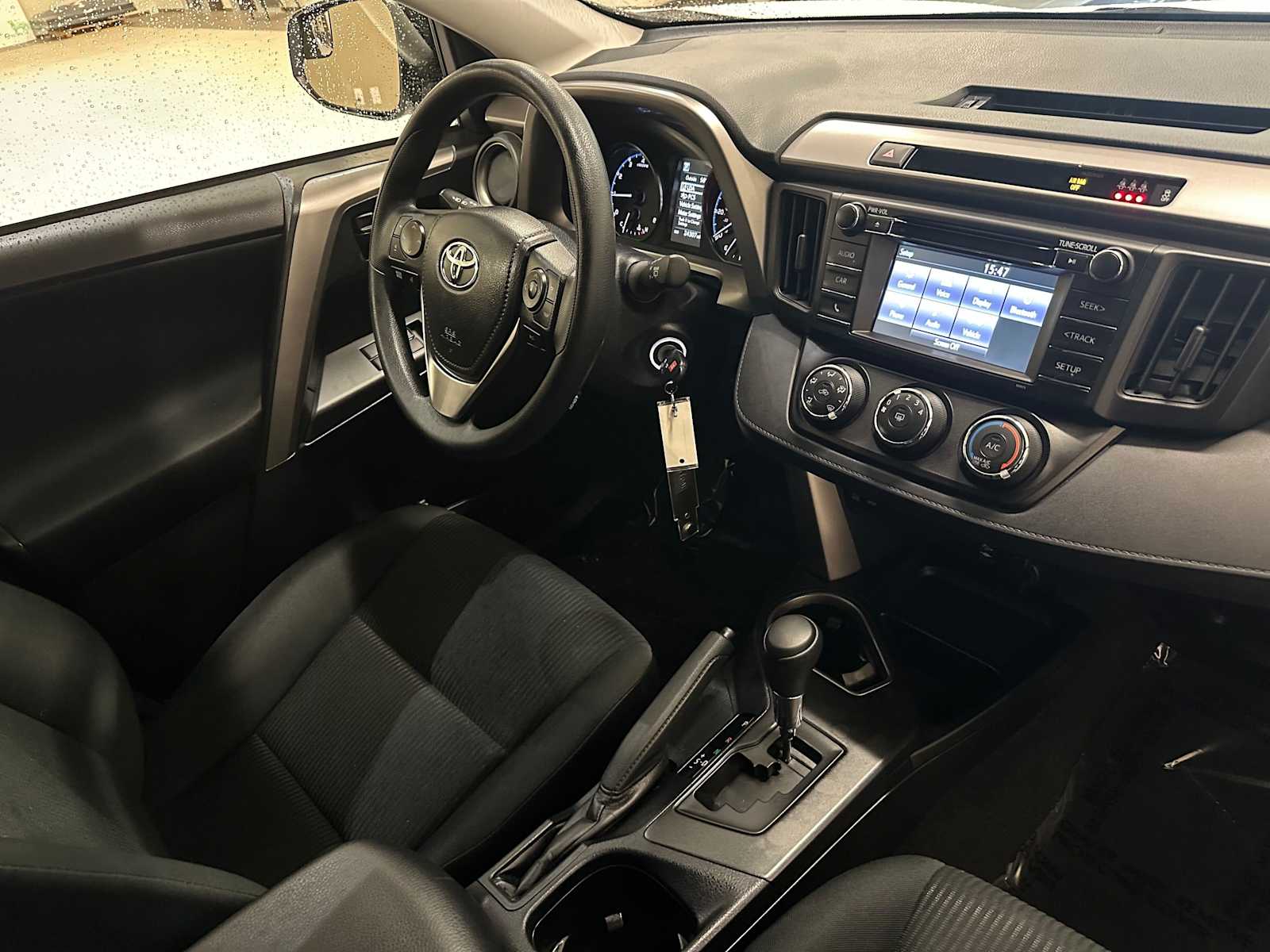 Thumbnail: 2018 Toyota RAV4 - 27