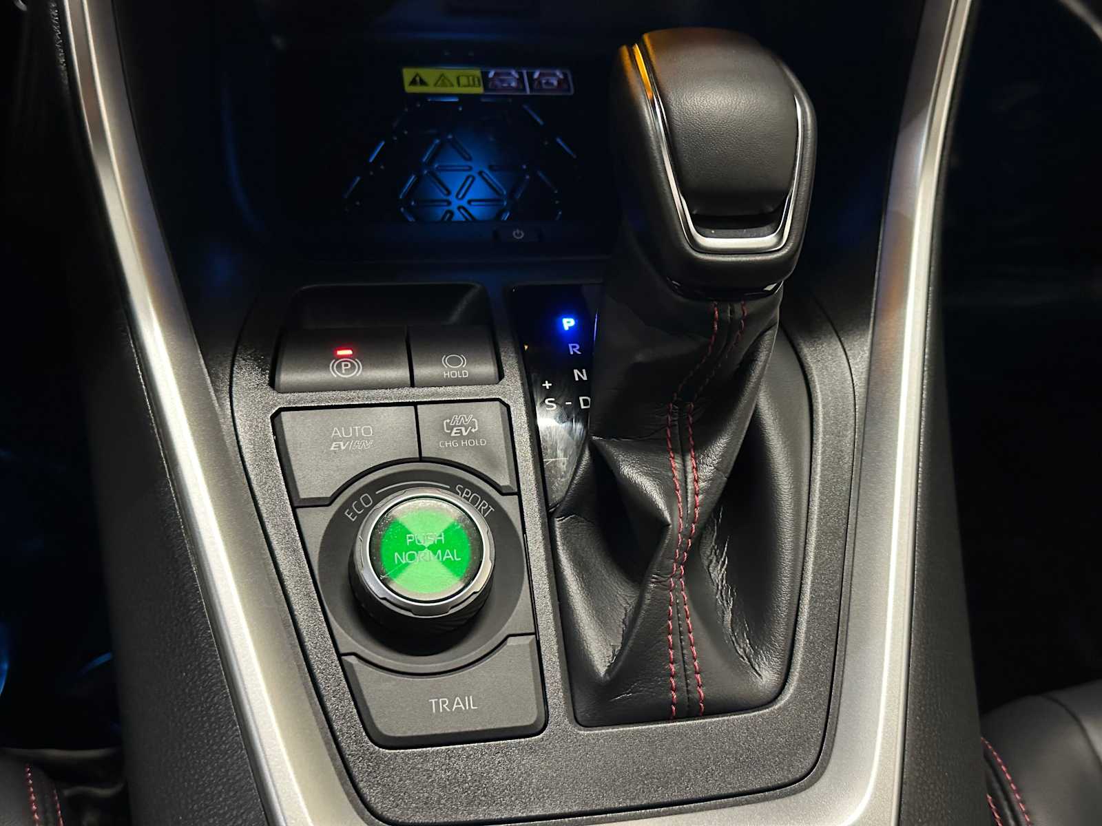 Thumbnail: 2025 Toyota RAV4 - 17