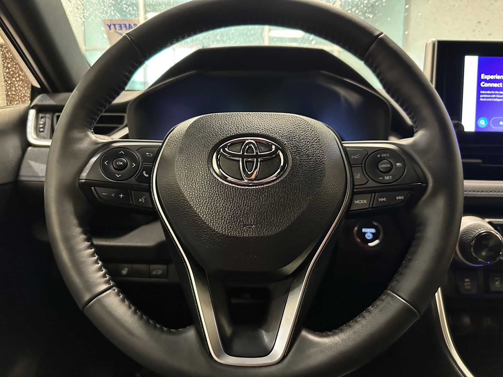 Thumbnail: 2025 Toyota RAV4 - 11