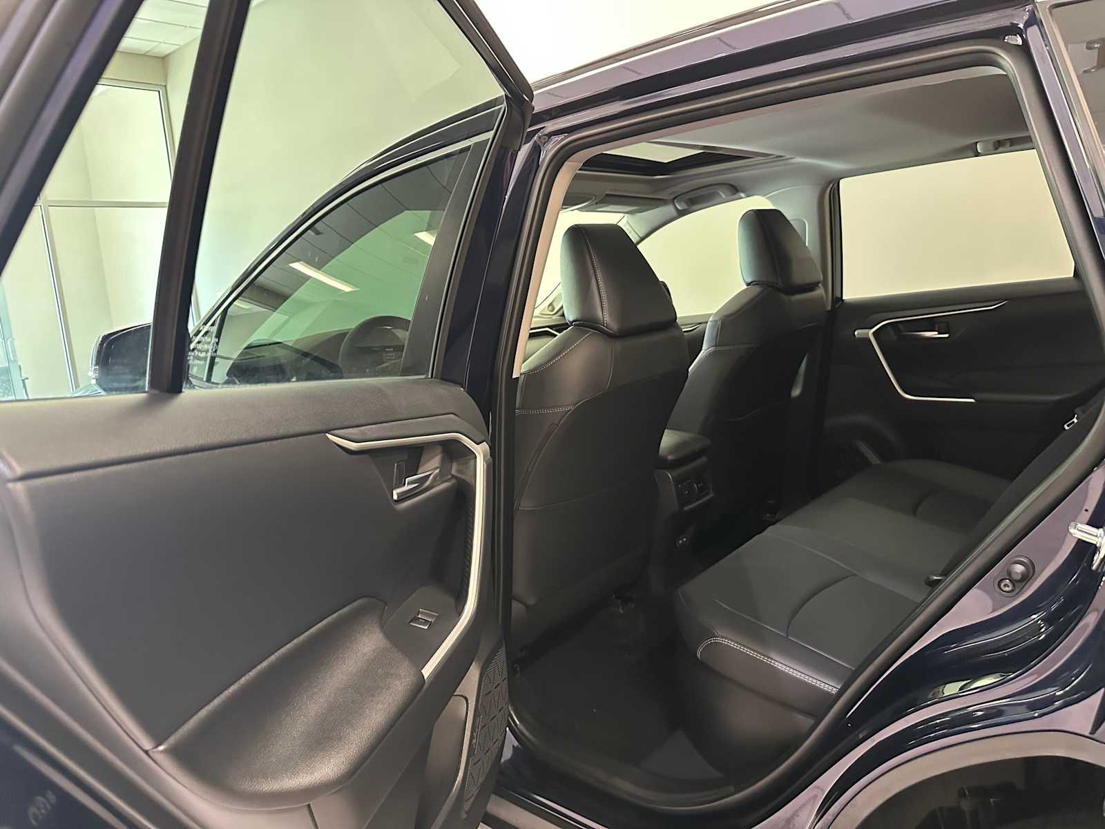 Thumbnail: 2025 Toyota RAV4 - 25