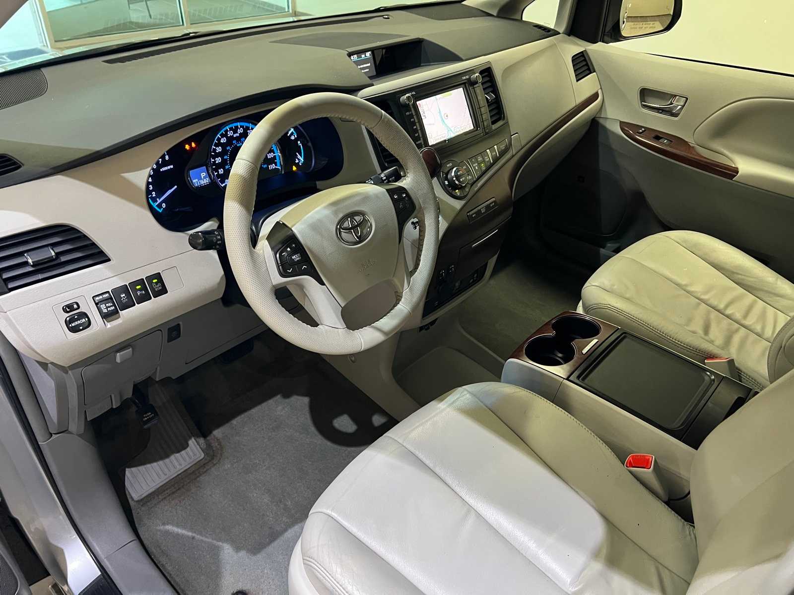 Thumbnail: 2014 Toyota Sienna - 2