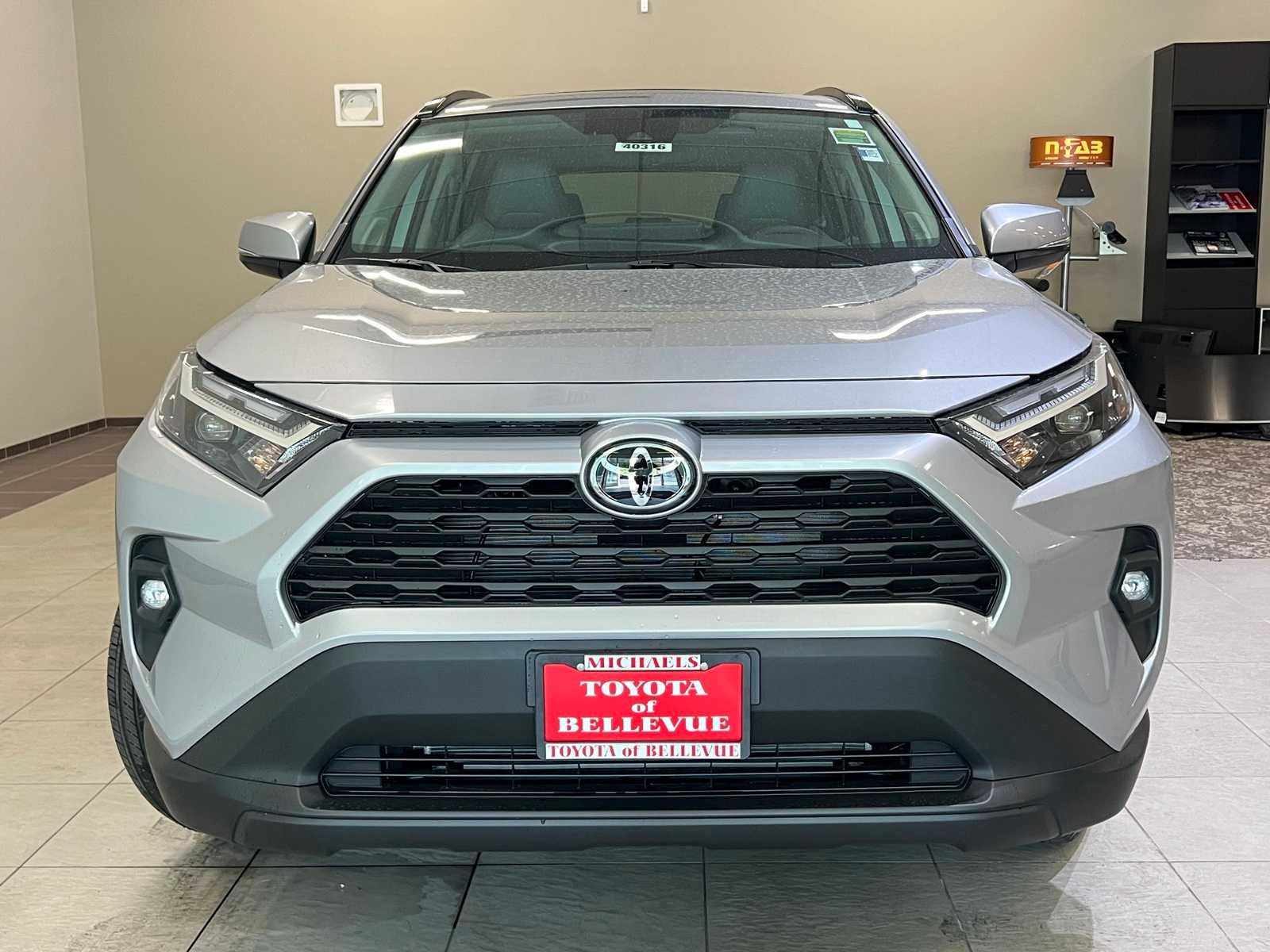Thumbnail: 2025 Toyota RAV4 - 8