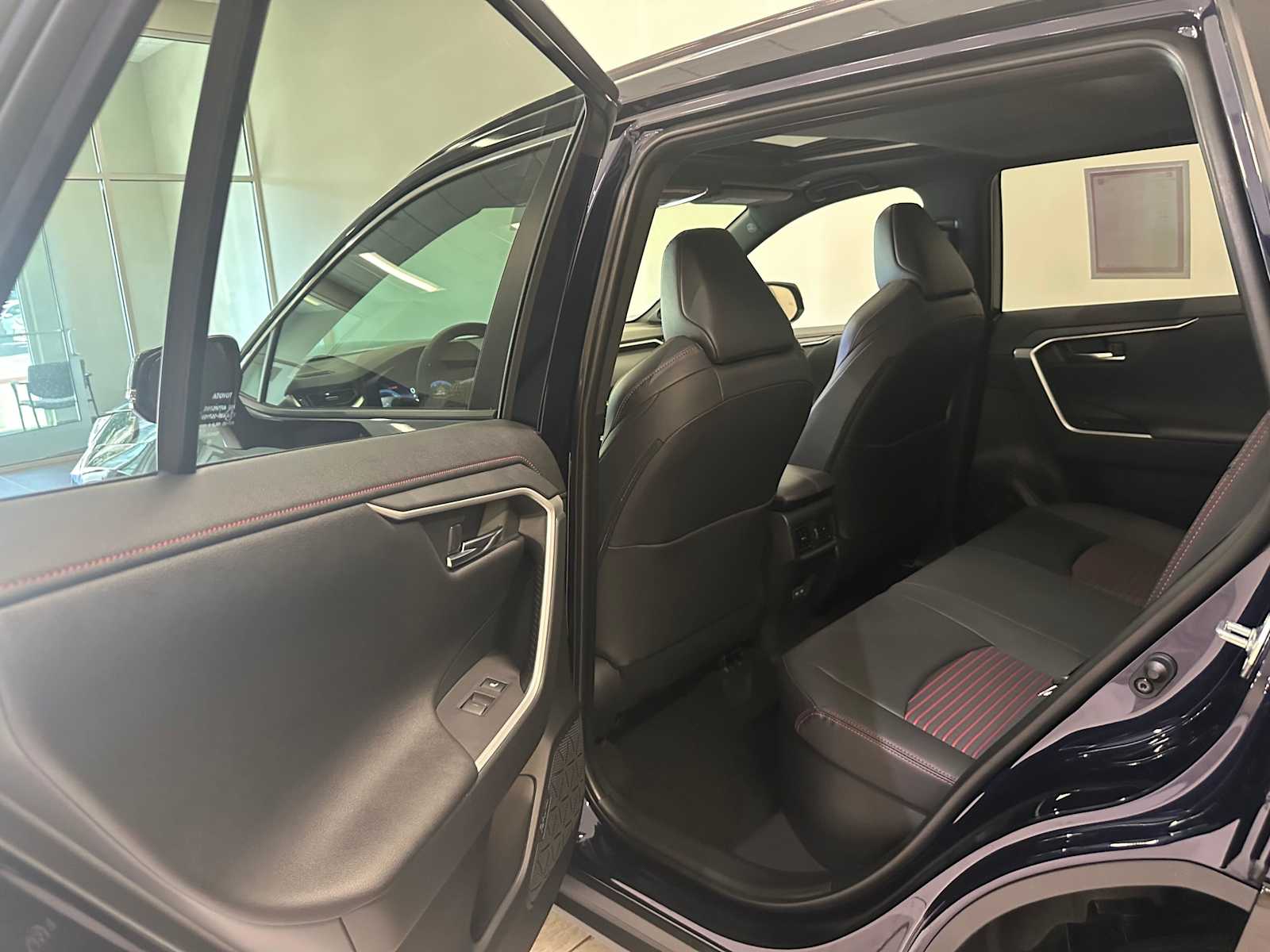 Thumbnail: 2025 Toyota RAV4 - 25