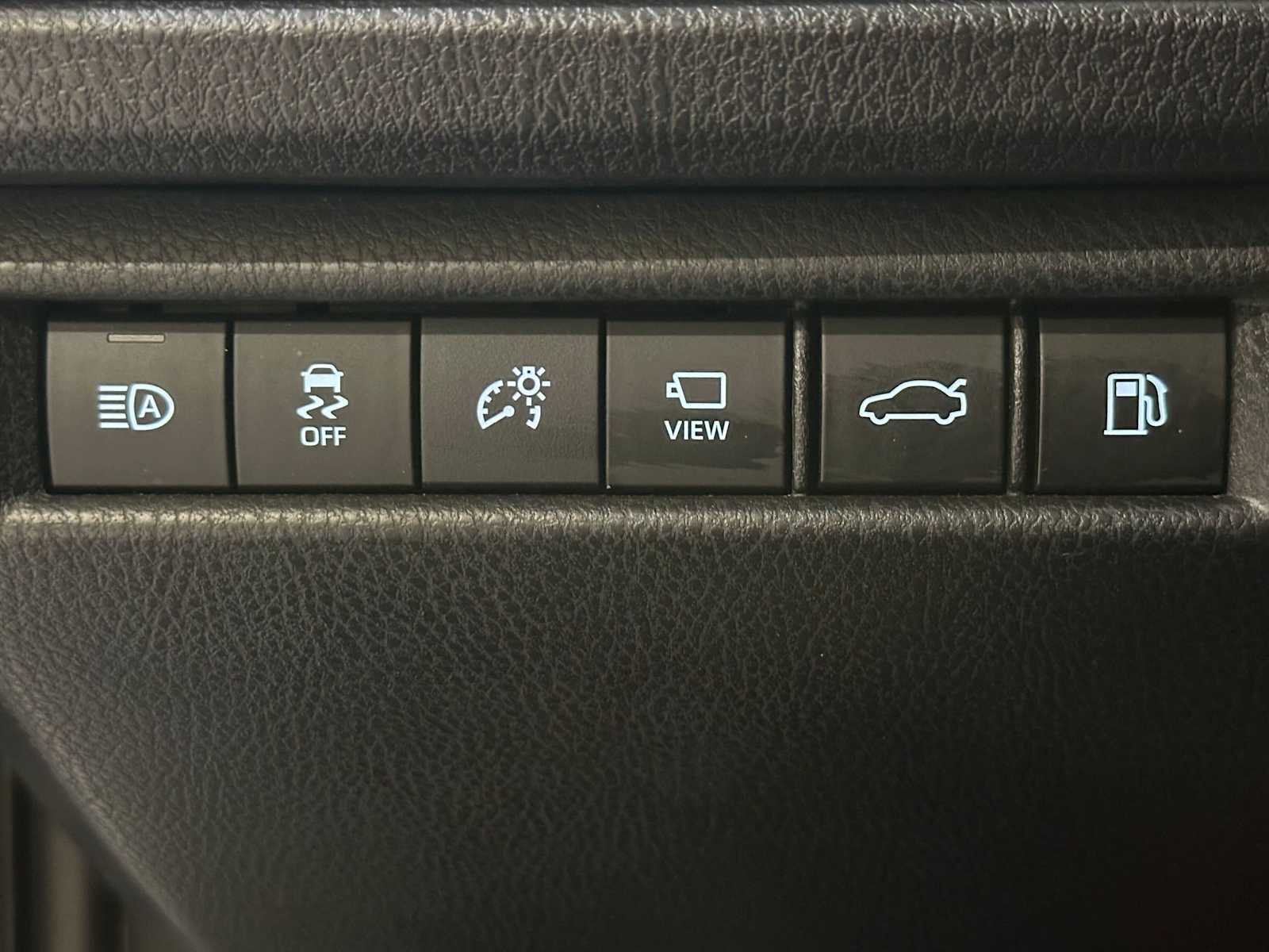 Thumbnail: 2025 Toyota Camry - 19