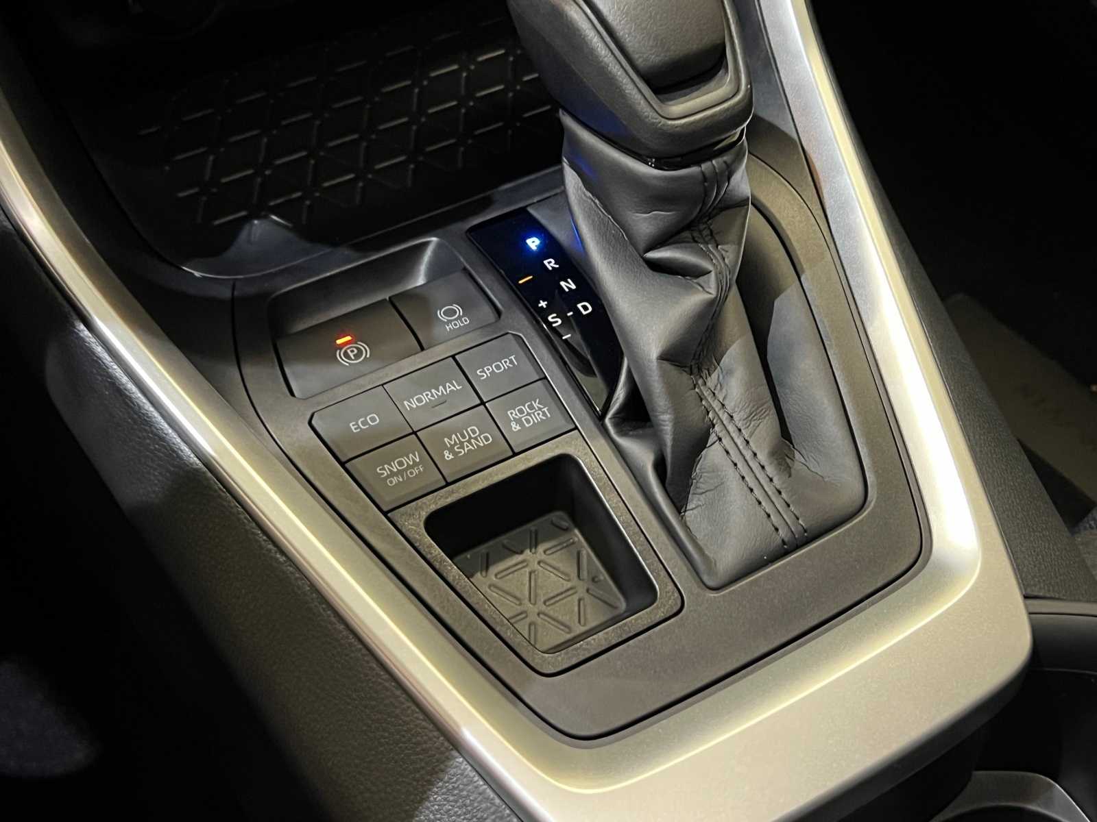 Thumbnail: 2025 Toyota RAV4 - 25