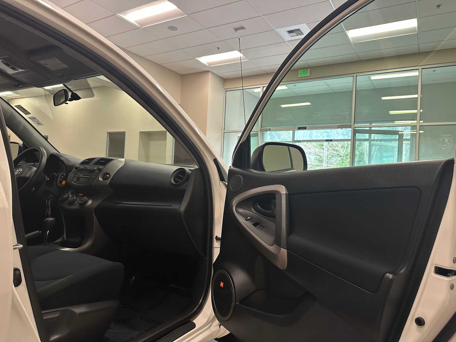 Thumbnail: 2006 Toyota RAV4 - 26