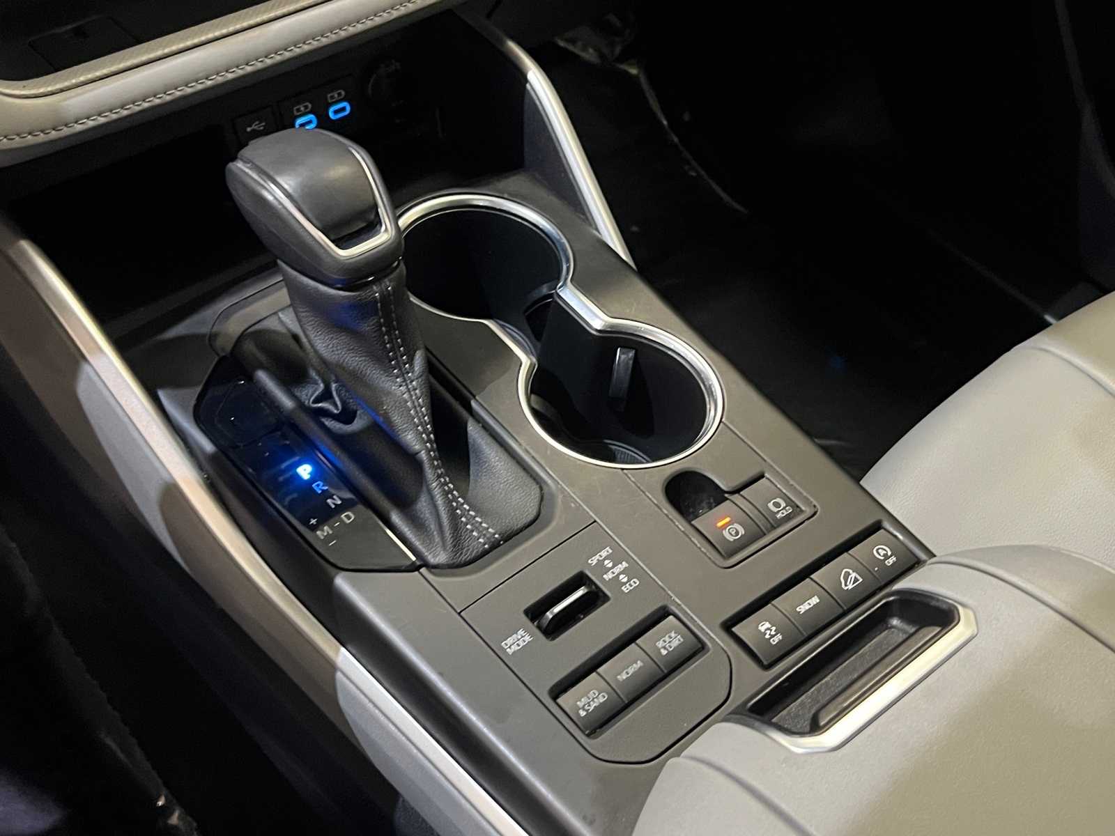 Thumbnail: 2022 Toyota Highlander - 23