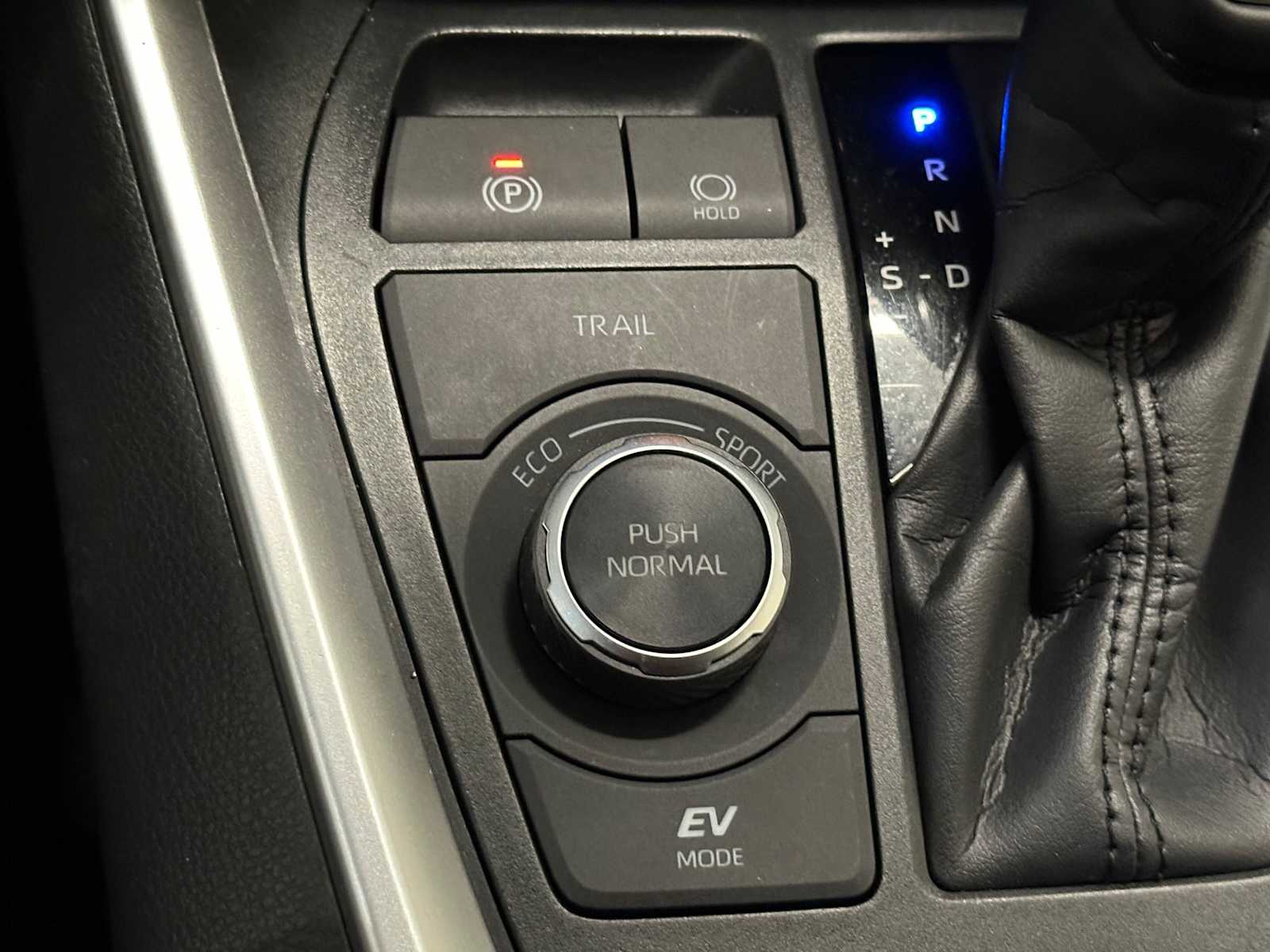 Thumbnail: 2025 Toyota RAV4 - 16