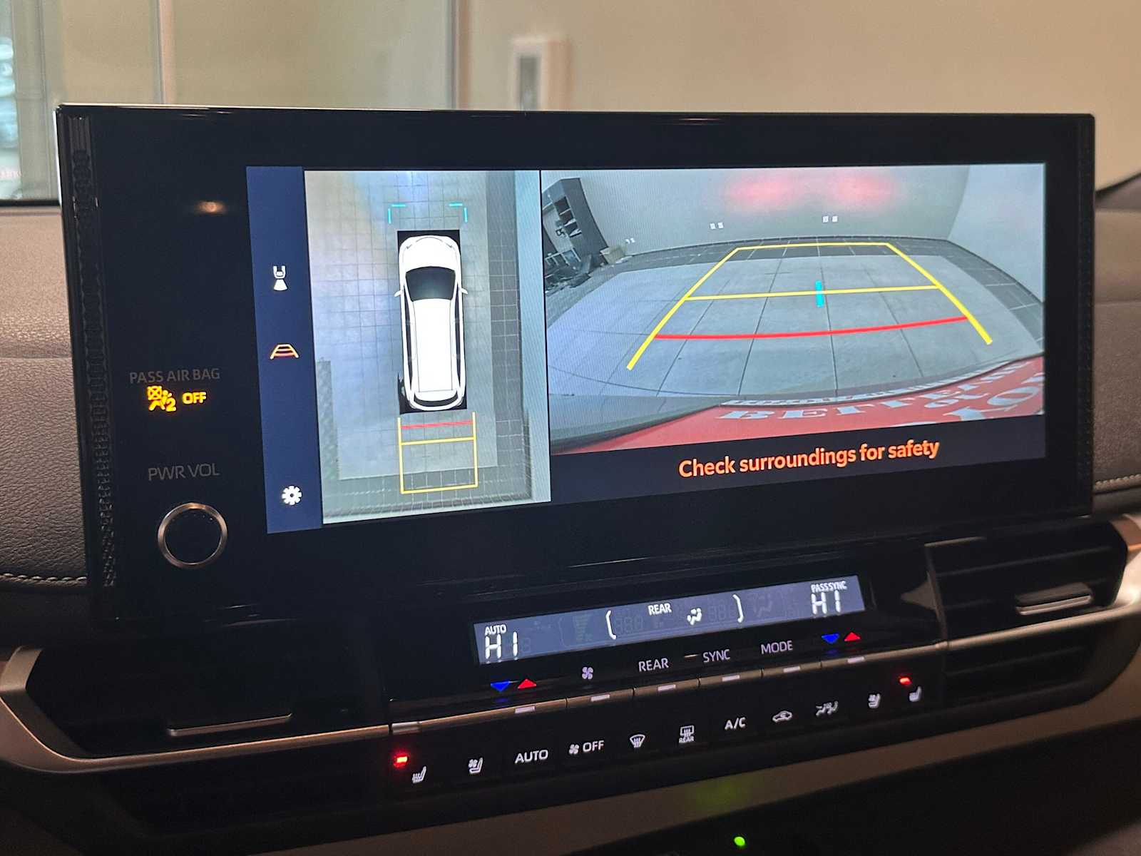 Thumbnail: 2025 Toyota Sienna - 13