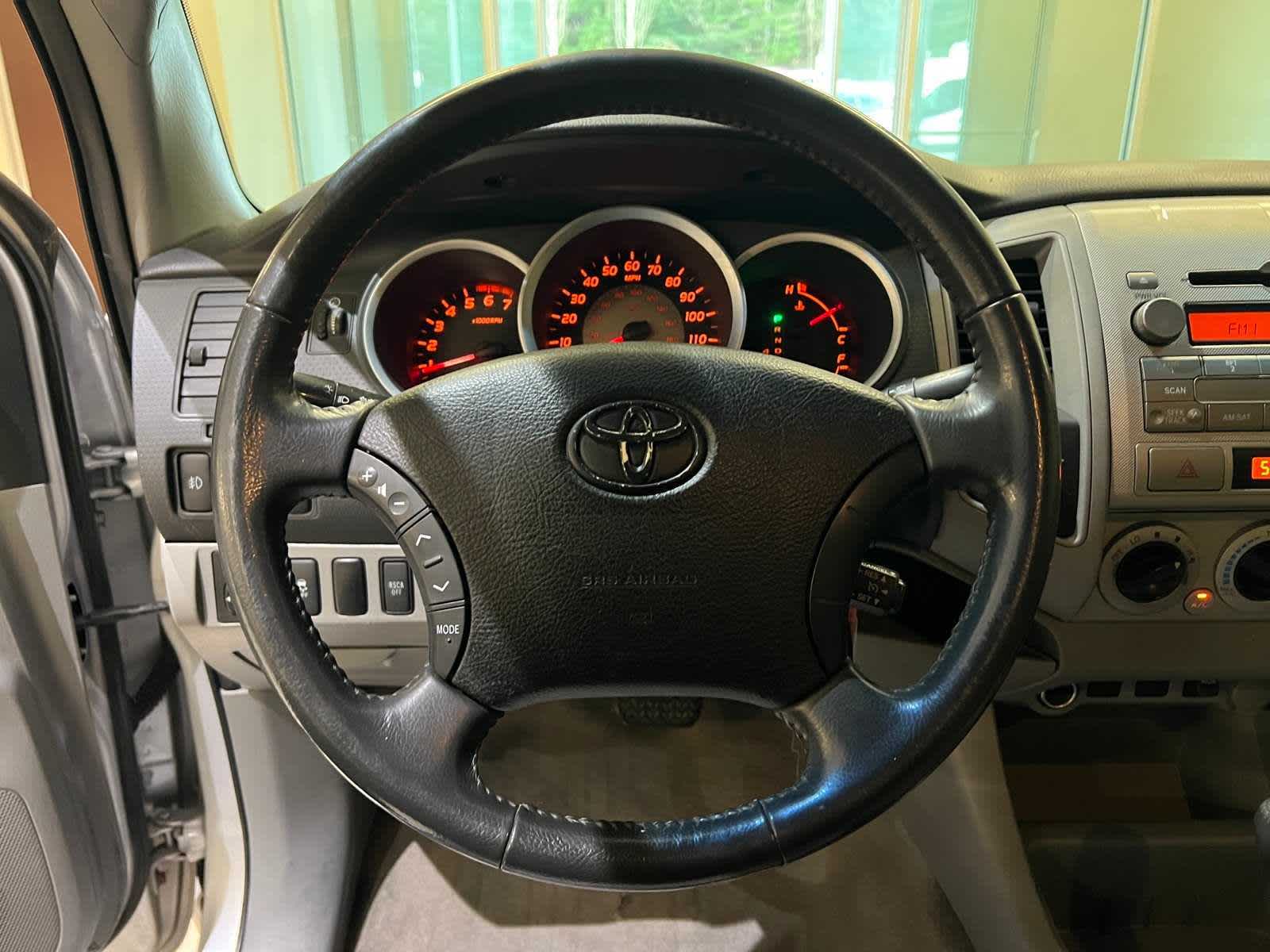 Thumbnail: 2010 Toyota Tacoma - 17