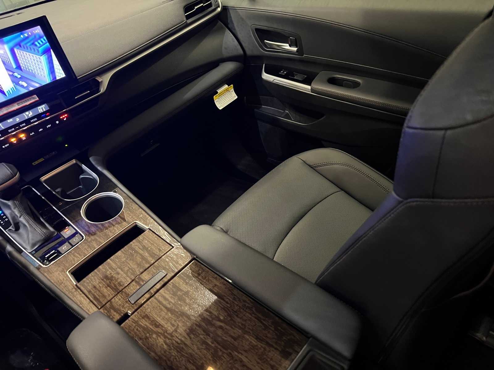 Thumbnail: 2025 Toyota Sienna - 11